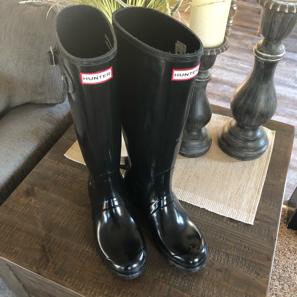 Hunter Black Gloss Rainboots - Picture 2 of 8
